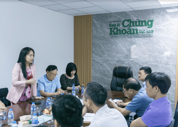 Lãnh đạo VASB thăm và làm việc với Tạp chí điện tử Kinh tế Chứng khoán Việt Nam