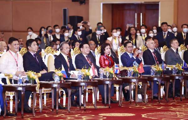 Chủ tịch Quốc hội Vương Đình Huệ dẫn đầu Đoàn đại biểu cấp cao Quốc hội Việt Nam tham dự