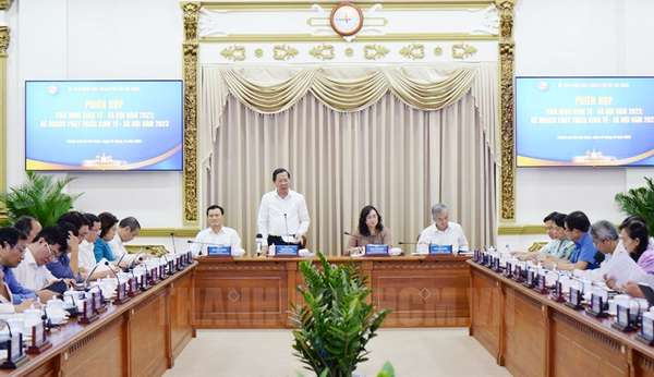 Chủ tịch UBND TPHCM Phan Văn Mãi chủ trì phiên họp. (Ảnh: hcmcpv.org.vn)