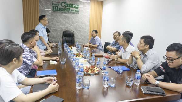 Lãnh đạo VASB thăm và làm việc với Tạp chí điện tử Kinh tế Chứng khoán Việt Nam