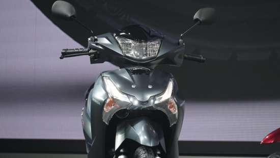 Honda Vision 50cc sẽ là đối thủ với Yamaha Zuma 50cc
