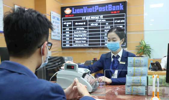Nhiều lãnh đạo cấp cao LienVietPostBank đăng ký mua mạnh cổ phiếu LPB