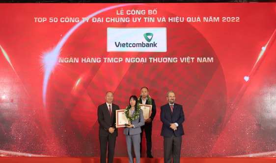 Vietcombank lần thứ 7 liên tiếp đứng đầu bảng xếp hạng Top 10 ngân hàng thương mại uy tín