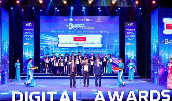 Agribank vinh dự nhận giải thưởng chuyển đổi số Việt Nam năm 2022 