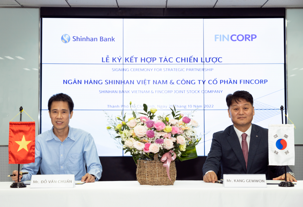 Ngân hàng Shinhan ký kết hợp tác với Fincorp mang đến giải pháp đầu tư cho khách hàng