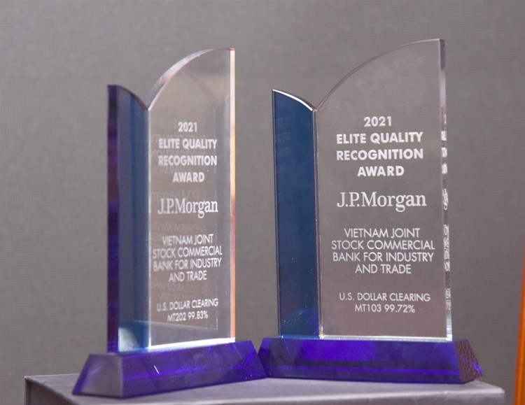 Ngân hàng Công Thương Việt Nam đón nhận 2 giải thưởng do JPMorgan trao tặng