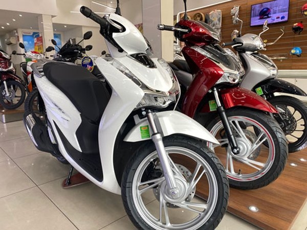 Xe máy Honda SH 2022 đang bị đại lý đẩy giá rất cao
