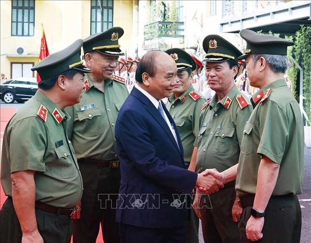 Chủ tịch nước Nguyễn Xuân Phúc thăm, làm việc với Cục An ninh kinh tế (Bộ Công an)
