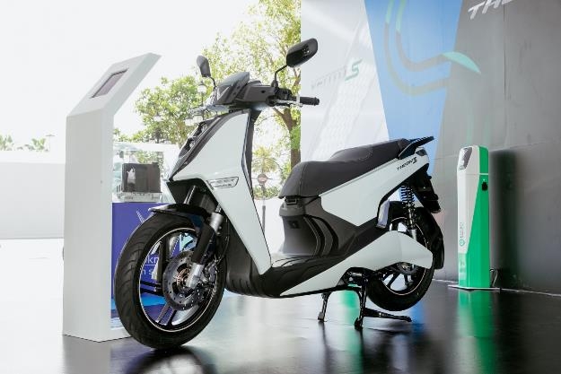 Khám phá loạt linh kiện “hàng hiệu” bên trong xe máy điện VinFast Theon S 2022