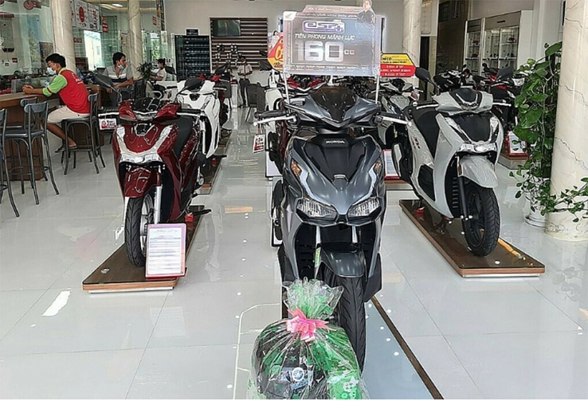 Xe máy Honda trưng bày tại một HEAD ở Hà Nội