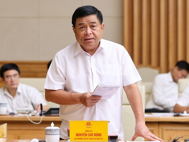 Bộ trưởng Bộ Kế hoạch và Đầu tư Nguyễn Chí Dũng kiến nghị 5 giải pháp ngắn hạn và 6 giải pháp dài hạn để phát triển thị trường lao động - Ảnh: VGP
