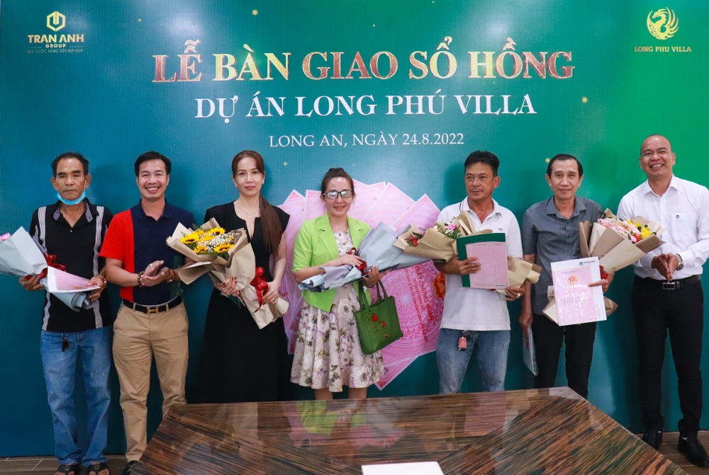 Lễ bàn giao sổ hồng dự án Long Phú Villa