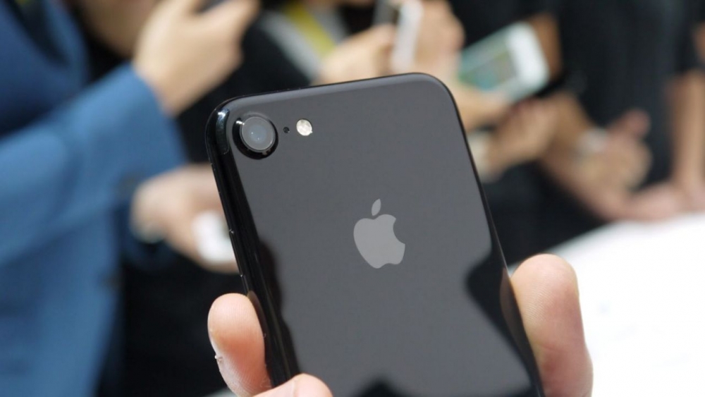 Điện thoại iPhone 7 giá 1,8 triệu: 