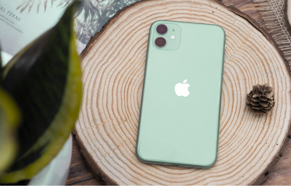 Bảng giá iPhone 11 mới nhất tháng 9/2022: Giảm kỷ lục, thời điểm rẻ nhất trong năm?