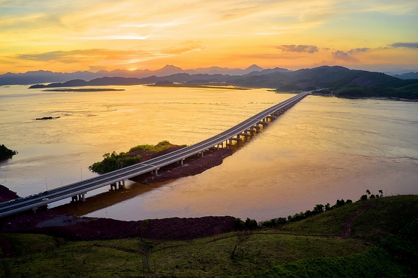 Khám phá tuyến cao tốc Sun Group đầu tư có hệ thống chiếu sáng hiện đại nhất Việt Nam