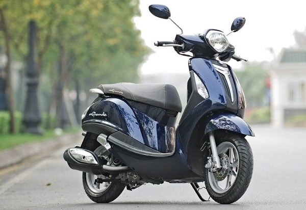 Bảng giá mới nhất tháng 9 mẫu xe máy "cứ đi là đẹp" nhà Yamaha: "Khó" cho Vision