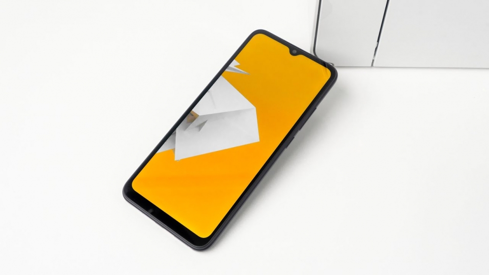 Điểm mặt 5 điện thoại Xiaomi rẻ nhất năm 2022: Dáng 
