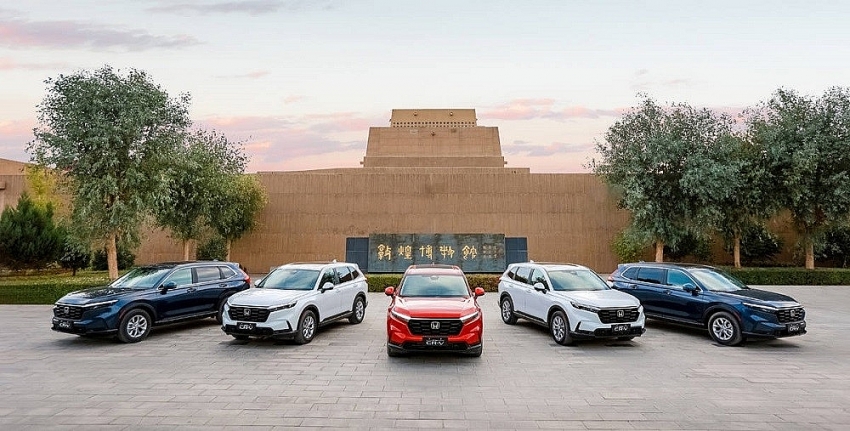 Honda CR-V 2023 bất ngờ ra mắt với giá chỉ hơn 600 triệu đồng