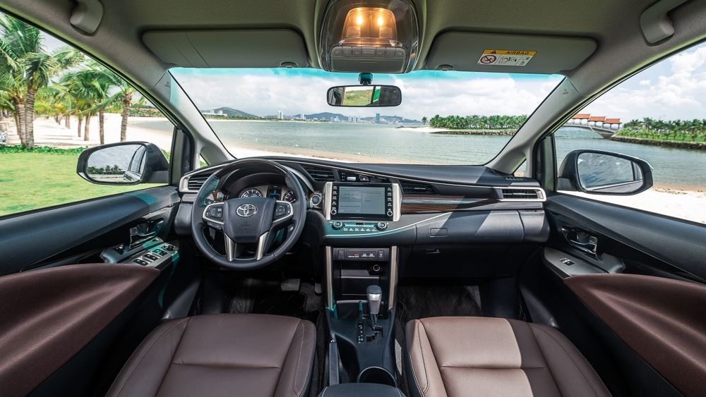 Toyota Innova “tặng quà” cực chất cho khách Việt, “phả hơi nóng” vào Mitsubishi Xpander