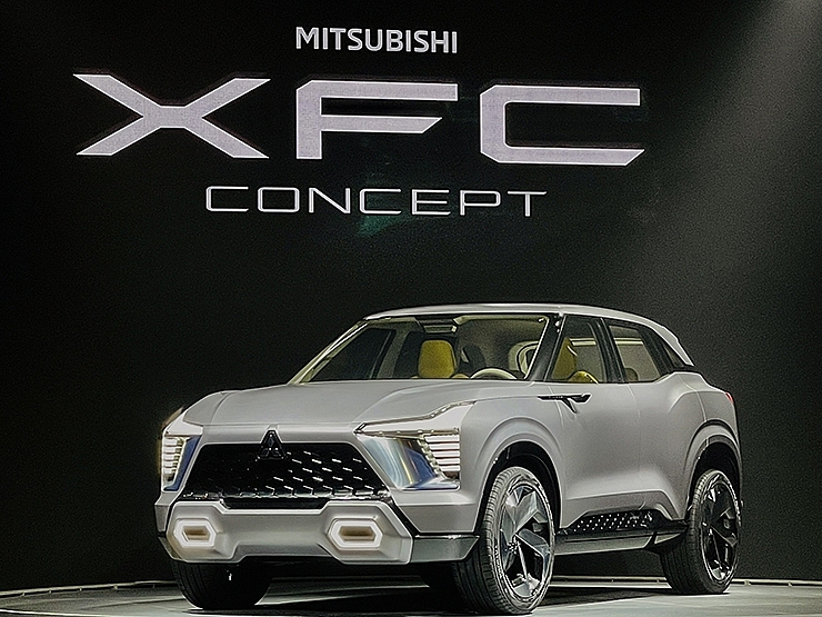 Mitsubishi trình làng SUV cỡ nhỏ: Thiết kế “đẹp mê ly” với nội thất đẳng cấp