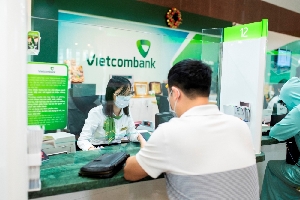 Vietcombank báo lãi quý III tăng 30%, tỷ lệ nợ xấu tăng từ 0,64% lên 0,8%